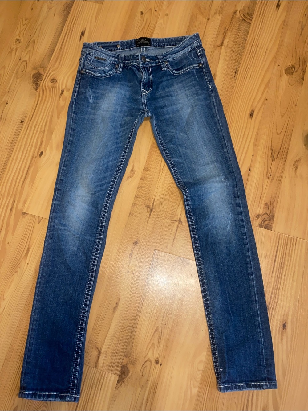 Rerock for Express Women's Skinny Jeans in Medium Blue Wash